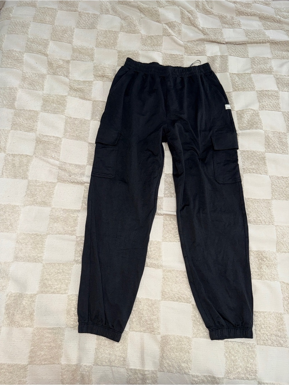 NWOT Vuori Boyfriend Cargo Sweatpant size Small‎